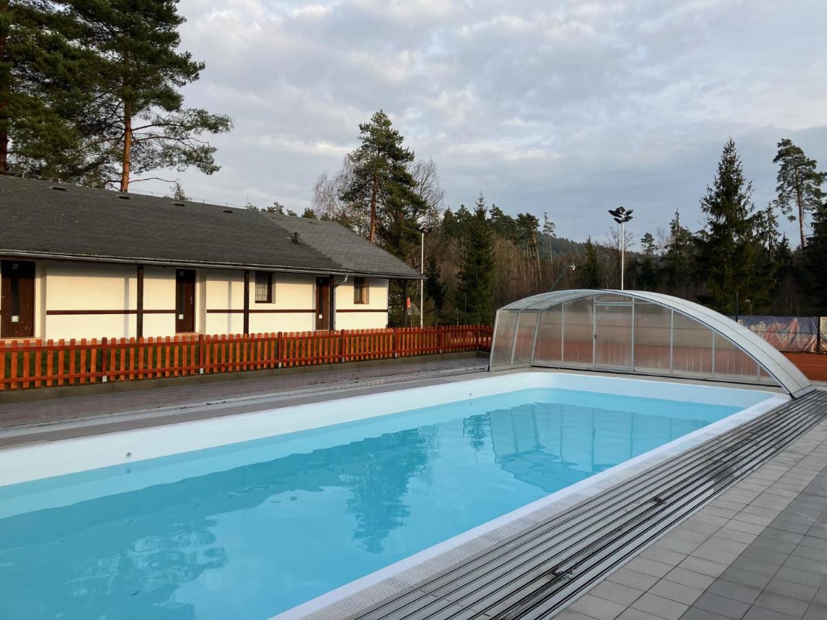 Raj Sportovni A Rekreacni Resort Branzez Knezmost Экстерьер фото