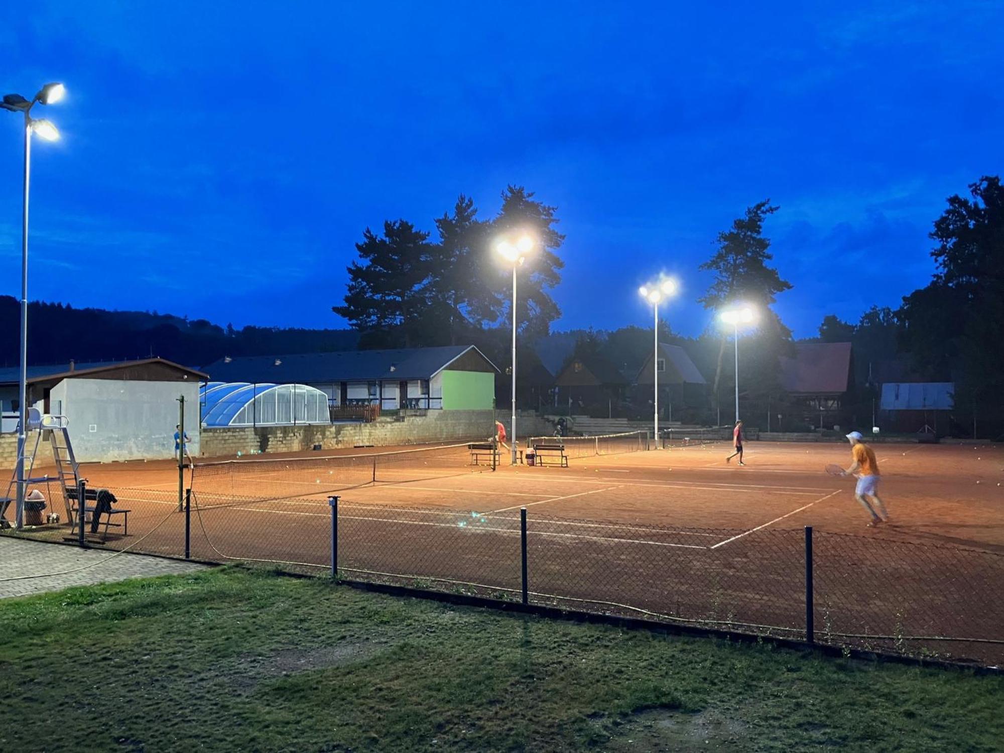Raj Sportovni A Rekreacni Resort Branzez Knezmost Экстерьер фото