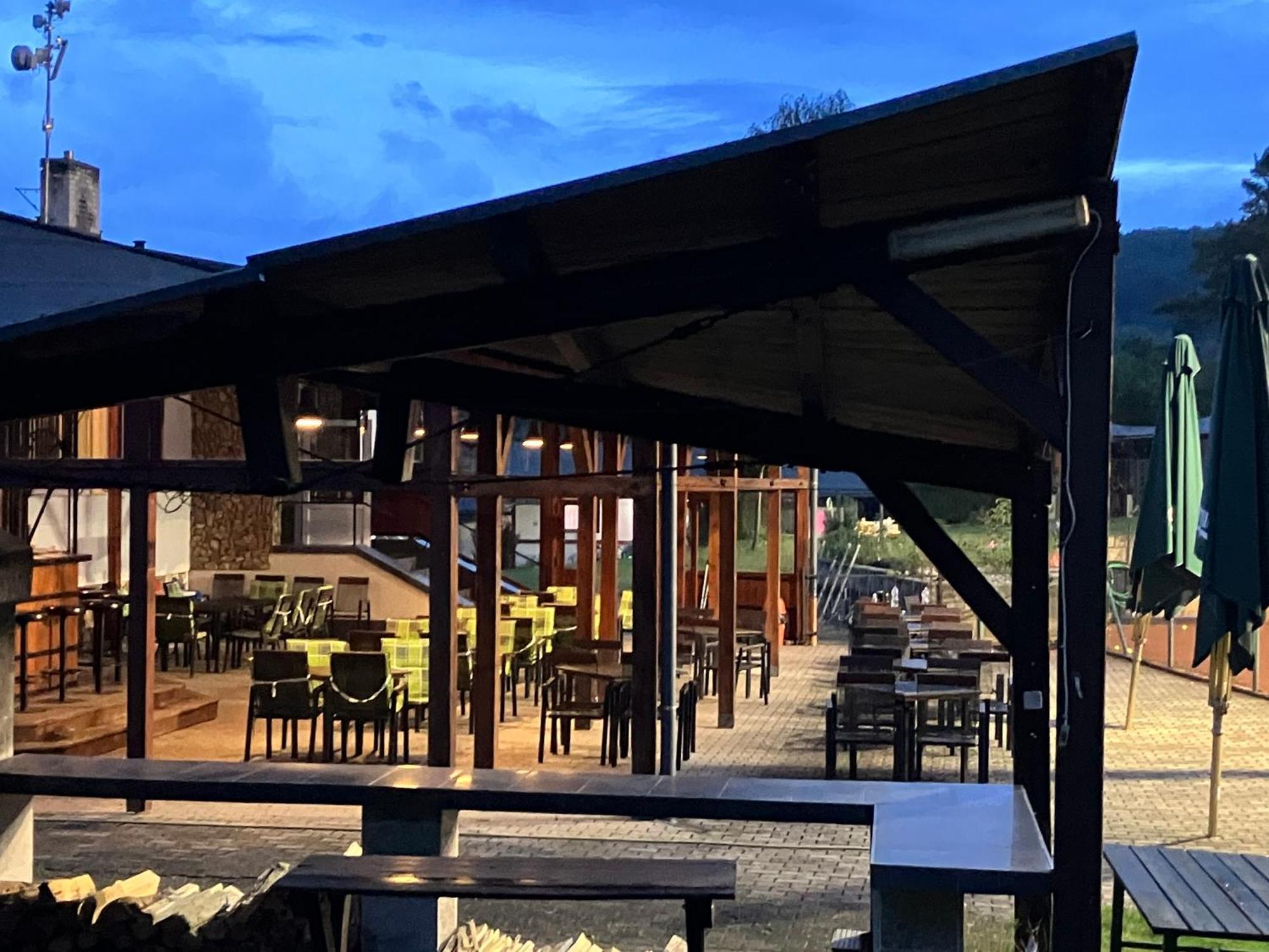 Raj Sportovni A Rekreacni Resort Branzez Knezmost Экстерьер фото