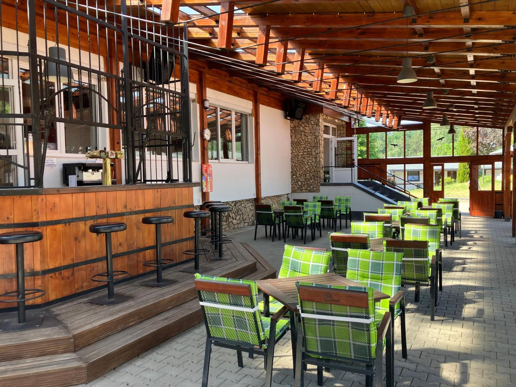 Raj Sportovni A Rekreacni Resort Branzez Knezmost Экстерьер фото
