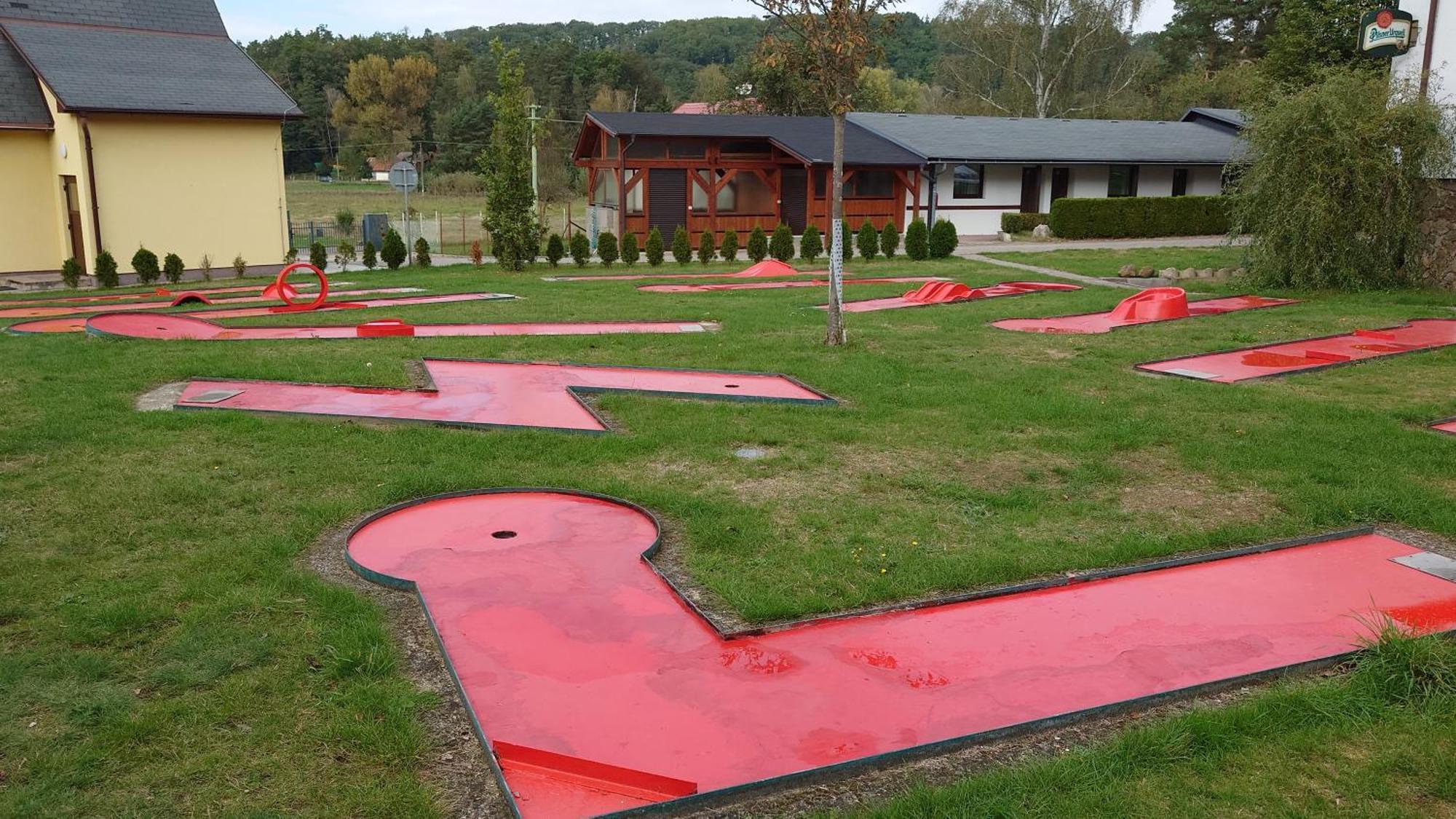 Raj Sportovni A Rekreacni Resort Branzez Knezmost Экстерьер фото