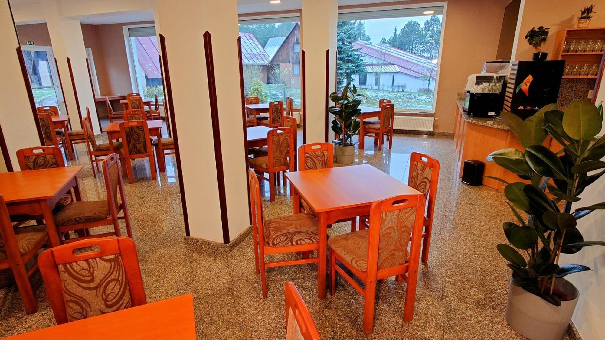 Raj Sportovni A Rekreacni Resort Branzez Knezmost Экстерьер фото
