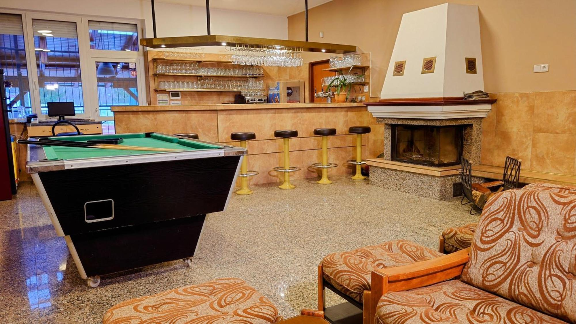 Raj Sportovni A Rekreacni Resort Branzez Knezmost Экстерьер фото